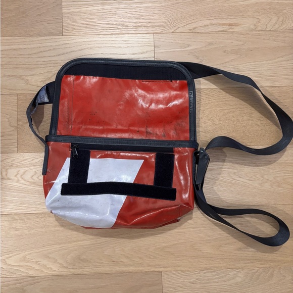 Freitag F41 Hawaii Five-O sling messenger bag - Picture 4 of 5